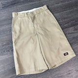 DICKIES CREAM SHORTS (30")