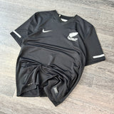 2010 NZ ALL WHITES FOOTBALL (L)