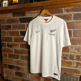 2014 NZ All Whites Nike Football Jersey (M)