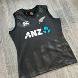 NZ WHITE FERNS MADDY GREEN CRICKET (S)