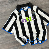 VINTAGE 2001 NEWCASTLE FOOTBALL (M)