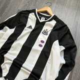 Vintage 2001 Newcastle Football (L)