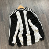 Vintage 2001 Newcastle Football (L)
