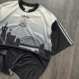 VINTAGE 1997 NEWCASTLE FOOTBALL (XL/XXL)