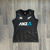 NZ WHITE FERNS MADDY GREEN CRICKET (S)