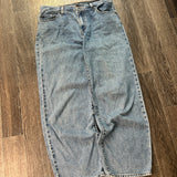 LEVIS DENIM PANTS (28-30")